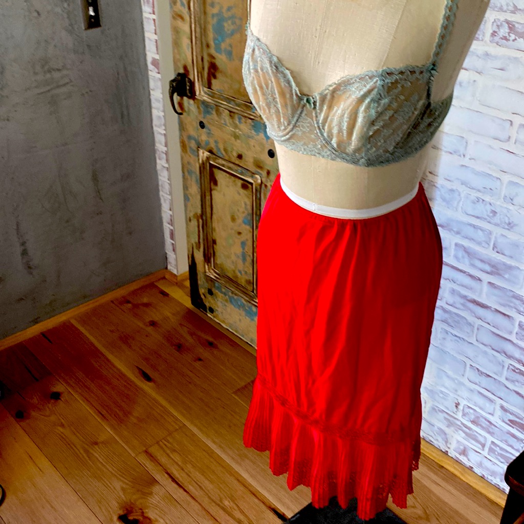 Vintage Red Slip